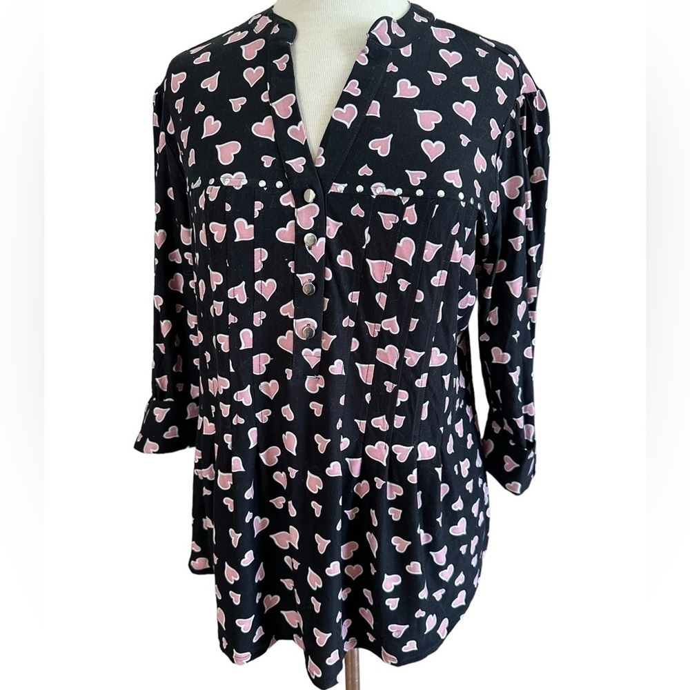 COCOMO 1X Black Pink hearts Plus Size 3/4 sleeve women’s Pintuck tunic blouse - Picture 3 of 13